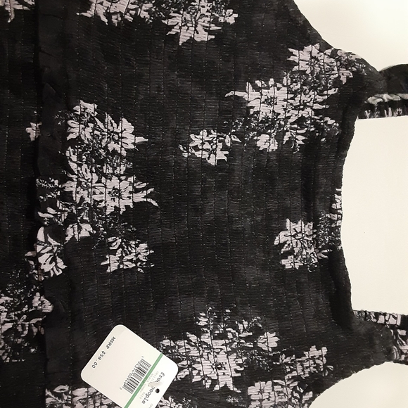 Summer Tank Top - Picture 2 of 9